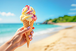 Hand holding a melting ice cream, a Photo by rarrarorro