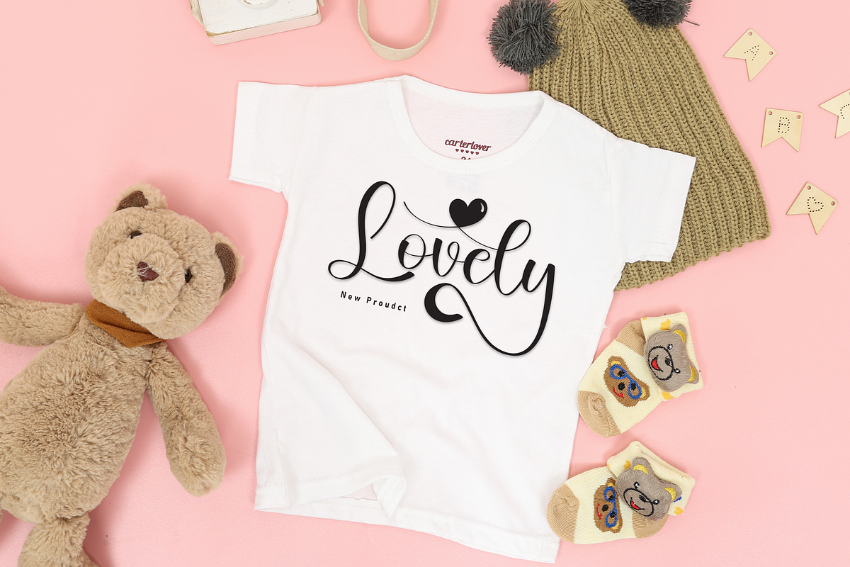 Sunday | Script Font, a Handwritten Font by Scratchones (Photo 3 of 9)