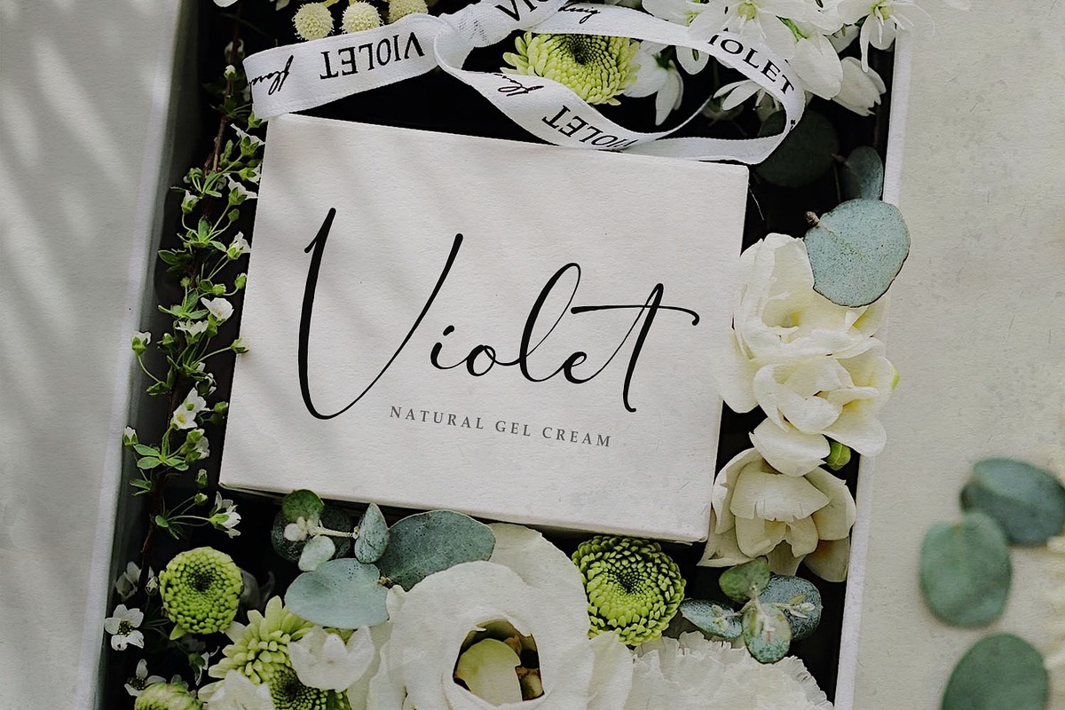 SALE Malliya Signature Font, a Script Font by Kotak Kuning Studio (Photo 5 of 10)