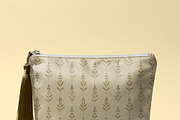 Satin Cosmetic Bag Mockup PSD, a Household Mockup by 1001 mockups (Thumbnail 10 of 13)