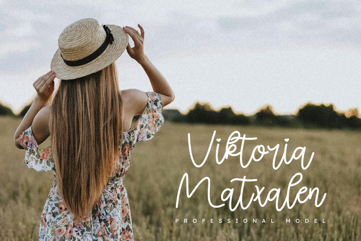 Delighful – Elegant Handwritten, a Script Font by Masyafi Studio (Photo 8 of 8)