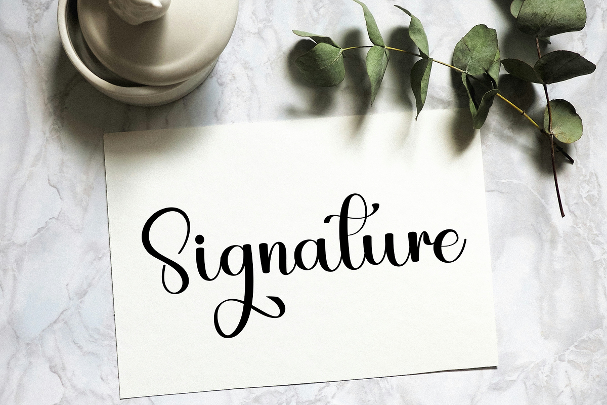 Sunday Holiday, a Handwritten Font by InermediaSTUDIO (Photo 6 of 8)