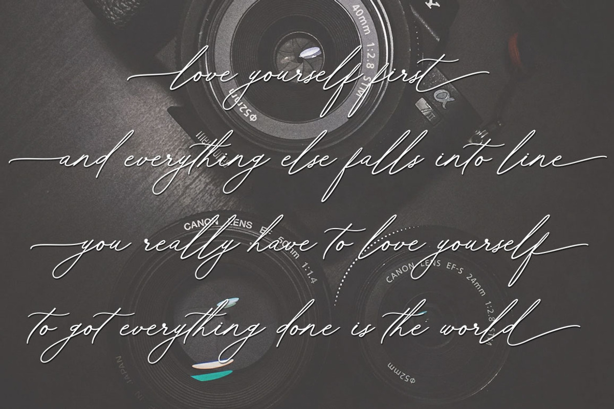 Bristhony, a Script Font by Queenopstudio (Photo 6 of 12)