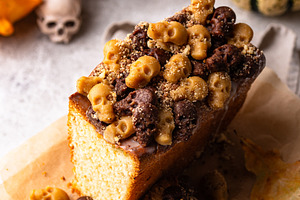 Halloween cake decorated with skull, a Food & Drink Photo by Yulia Furman