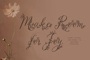 MiRohlWay - Floral Elegant Script, a Script Font by HypeWorksCo (Thumbnail 10 of 20)