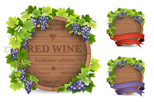 Grapes and wooden barrel