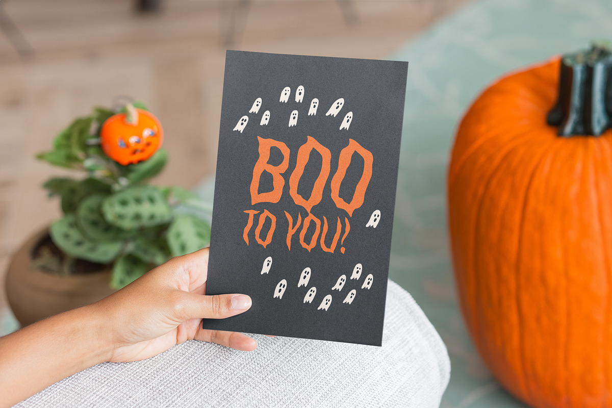 HalloQueen / Spooky Halloween font, a Handwritten Font by supfonts (Photo 4 of 7)