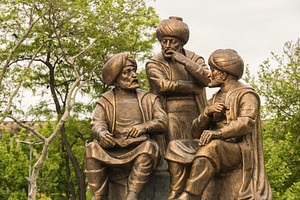 Dialogue between statues