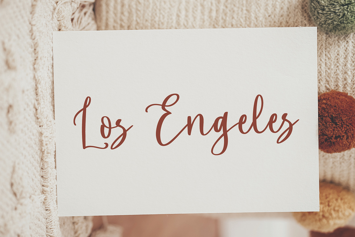 Desita - Handwritten Font, a Script Font by Yuby Creative (Photo 4 of 6)