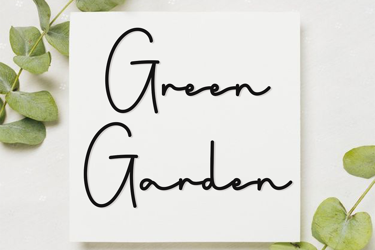Ladybird, a Handwritten Font by InermediaSTUDIO (Photo 6 of 8)