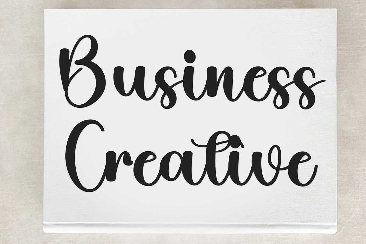 Summer Hunting, a Handwritten Font by InermediaSTUDIO (Photo 5 of 8)