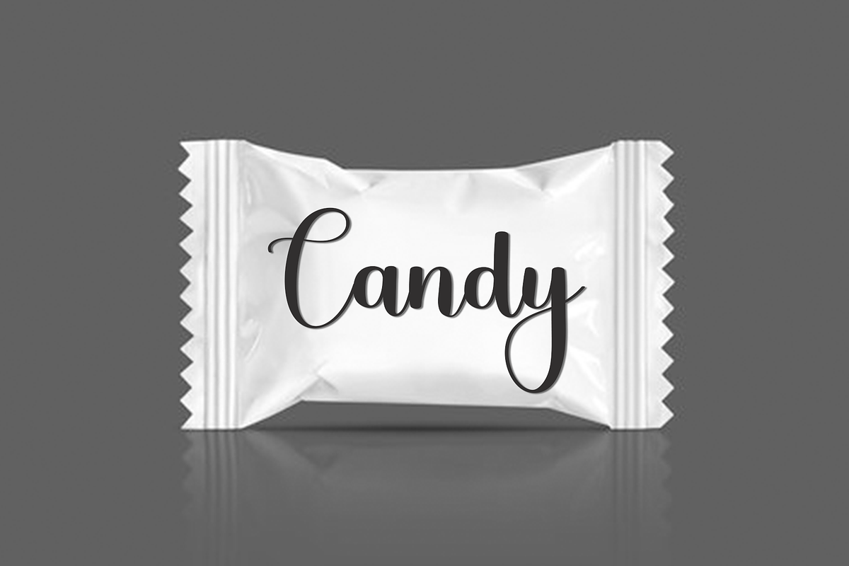 Christmas Cupcake, a Handwritten Font by InermediaSTUDIO (Photo 3 of 5)
