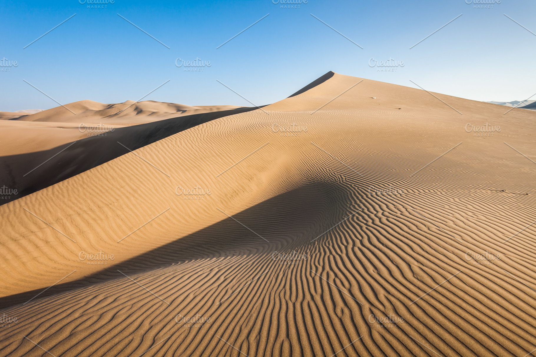 Huacachina desert dunes, a Photo by saiko3p