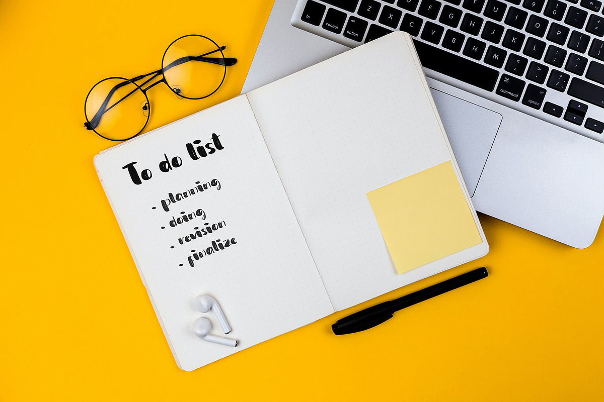 Lompi Bold Brush Display Font, a Sans Serif Font by Giant Design (Photo 4 of 10)