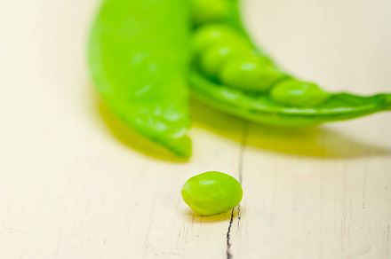 hearthy fresh green peas, a Photo by keko64