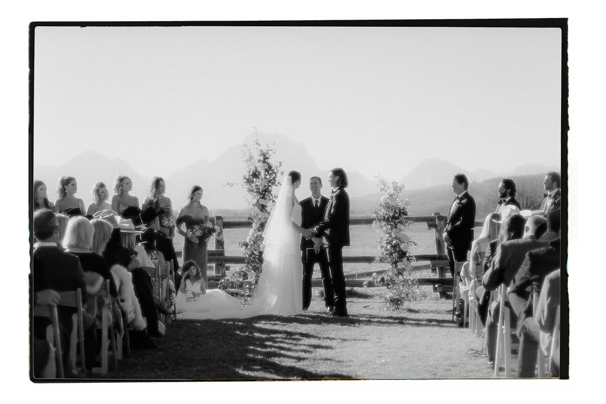 REALISTIC ANALOG FILM FRAME, a Social Media Template by El Oasis Market (Photo 4 of 6)