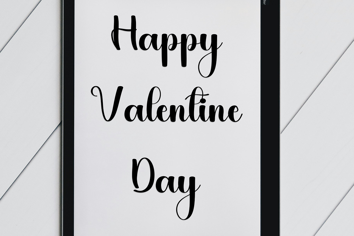 Cheerfull Blossom, a Handwritten Font by InermediaSTUDIO (Photo 2 of 7)
