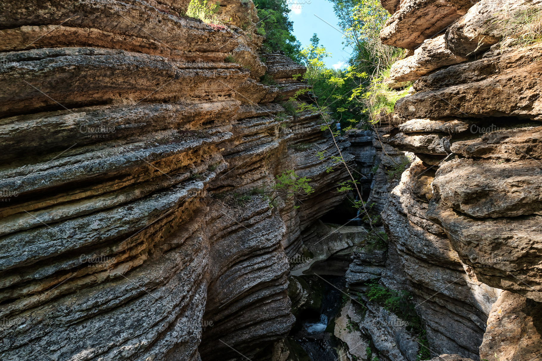 Rosomacki lonci - Sedimentary rocks, a Background Photo by wr7 Media
