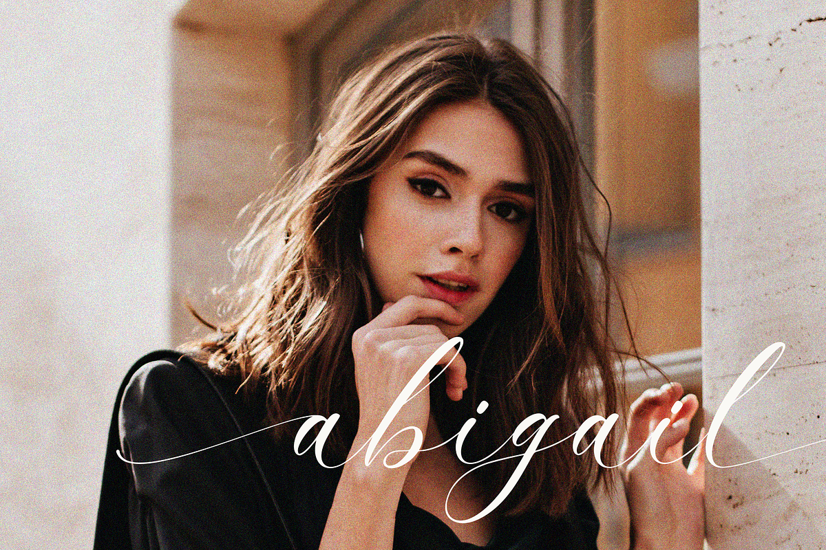 Glorea - A Lovely Calligraphy Font, a Script Font by Pen Culture (Photo 5 of 9)