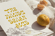 Retro Display Font + Retro Graphics, a Font by Laras Wonderland (Thumbnail 2 of 14)
