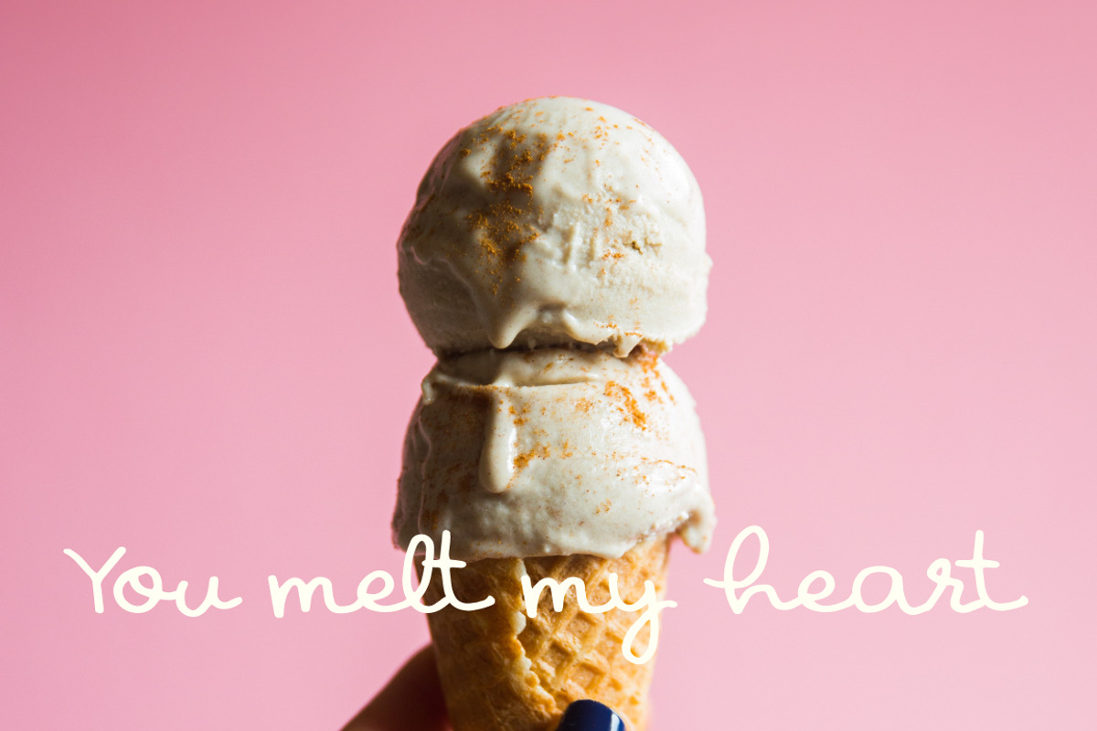 Boba Lover Script Font preview 2