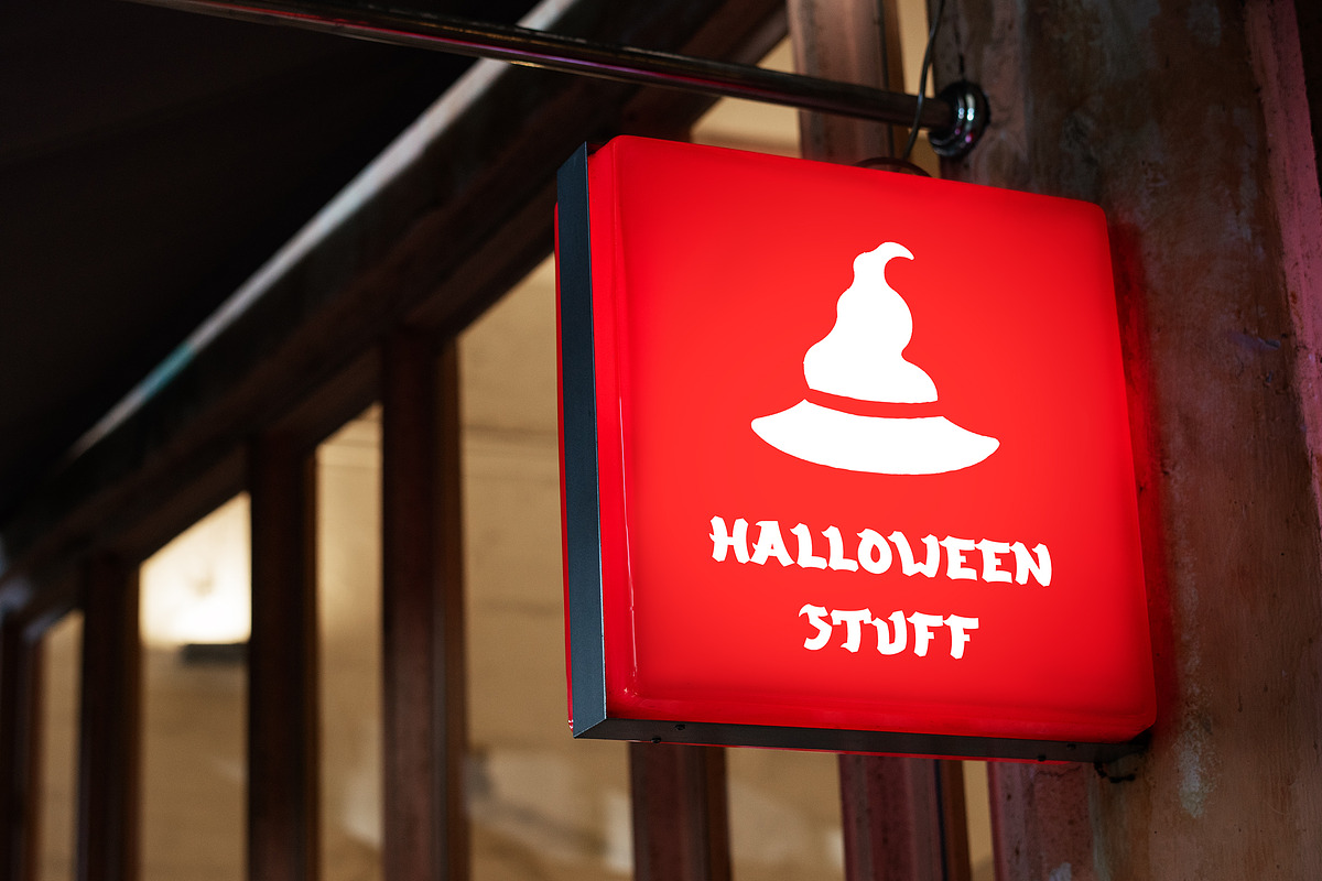 Evil Inside - Halloween Display Font, a Handwritten Font by Arendxstudio (Photo 7 of 9)