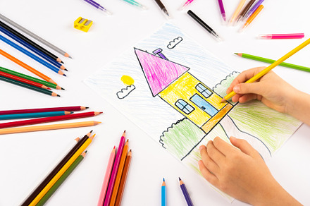 A child draws a house., an Arts & Entertainment Photo by Vladimir Popovich