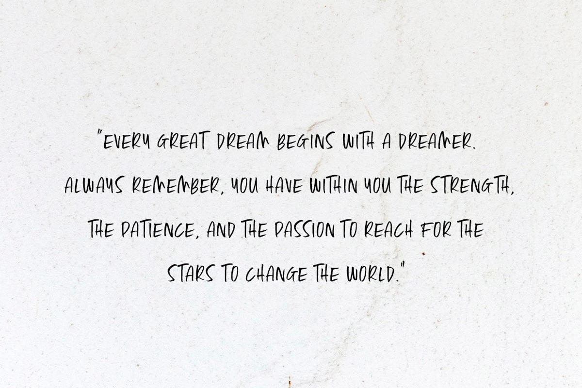 Forever Monday Font preview 2