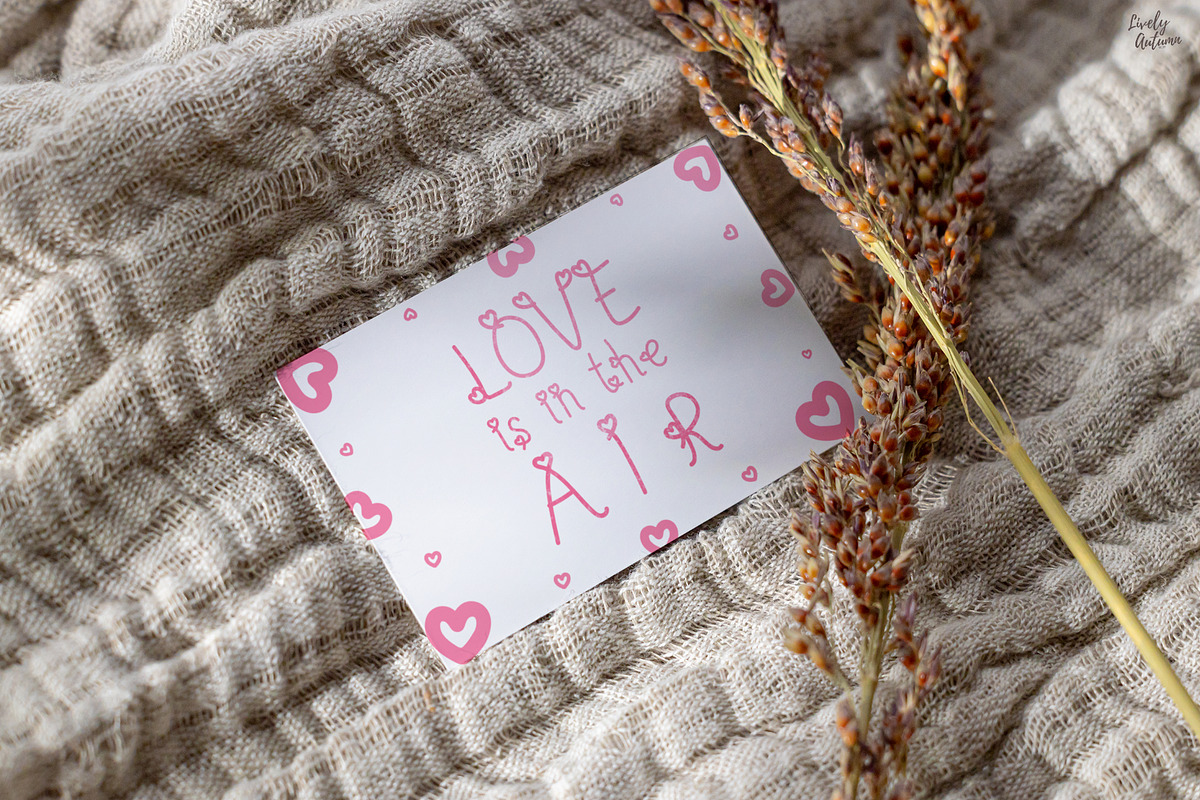 Sweetheart | Decorative font, a Handwritten Font by LivelyAutumn11.11 (Photo 5 of 5)