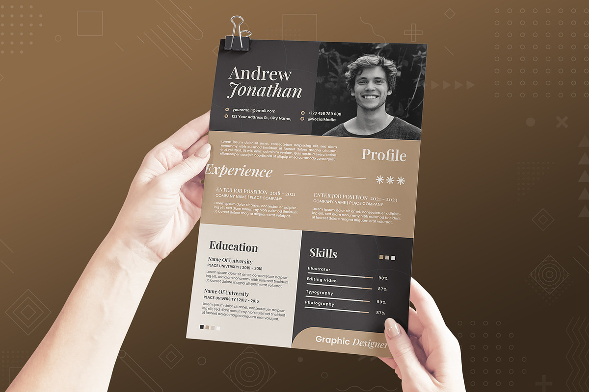 Minimalist Aesthetic Resume, a Resume Template by Fannan Studio (Photo 2 of 2)