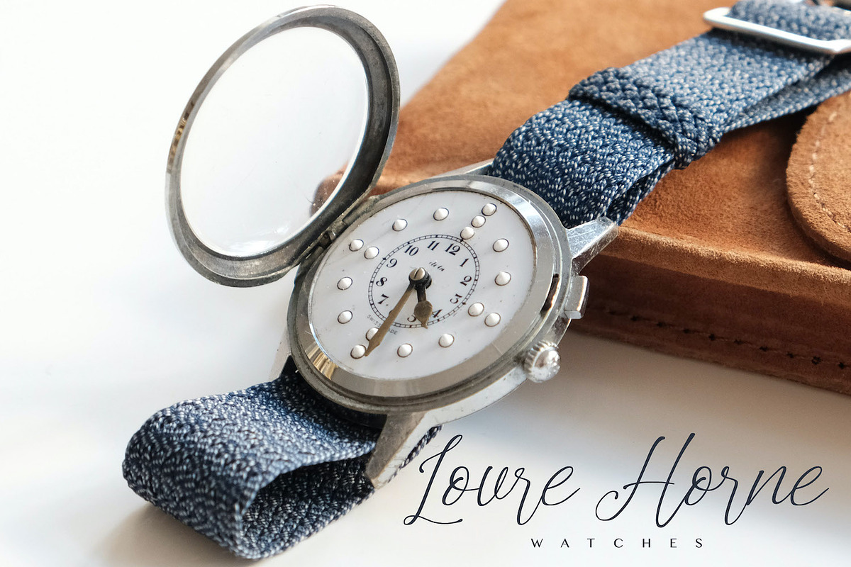 Agus Hasny - Love Script Font, a Script Font by StringLabs (Photo 3 of 8)