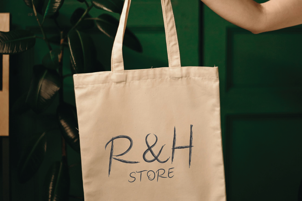 Rolicha, a Handwritten Font by Zafiratype (Photo 6 of 12)
