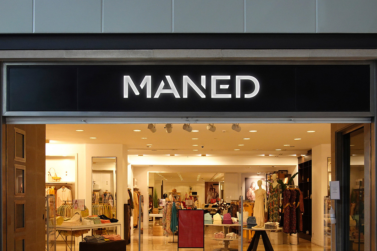 Logo Mockup Elegant Store Sign, a Product Mockup by Asylab (Photo 2 of 5)
