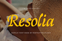 Resolia Classy Display Font