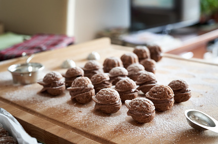 Preparation of Christmas cookies in the form of walnuts