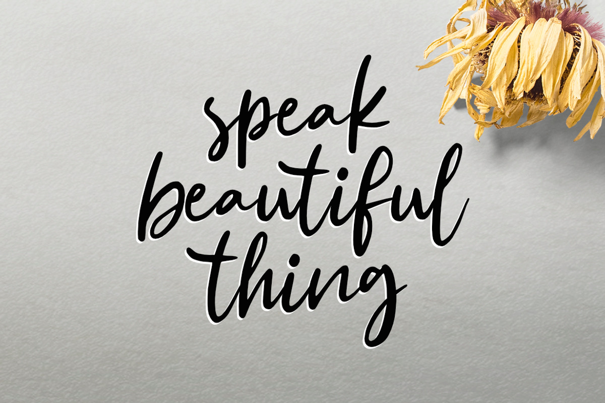Kimono Script Font preview 3