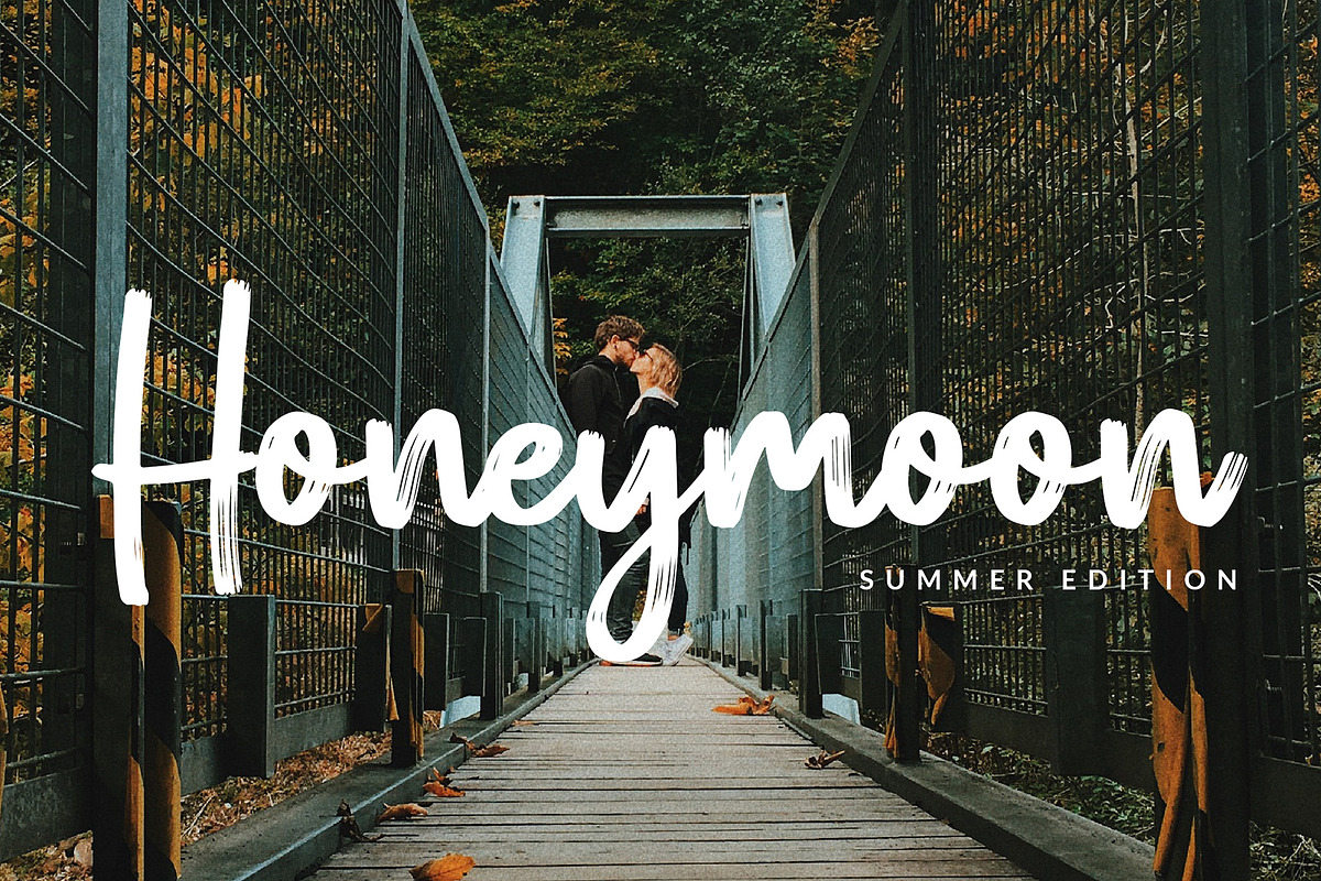 Purbaya Brush Script Typeface preview 5
