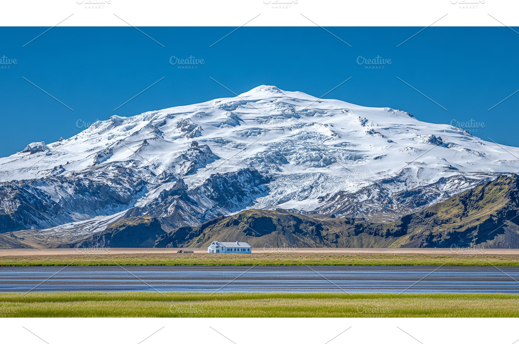 A fishing village and snow-covered, a Background Photo by ZinetroN