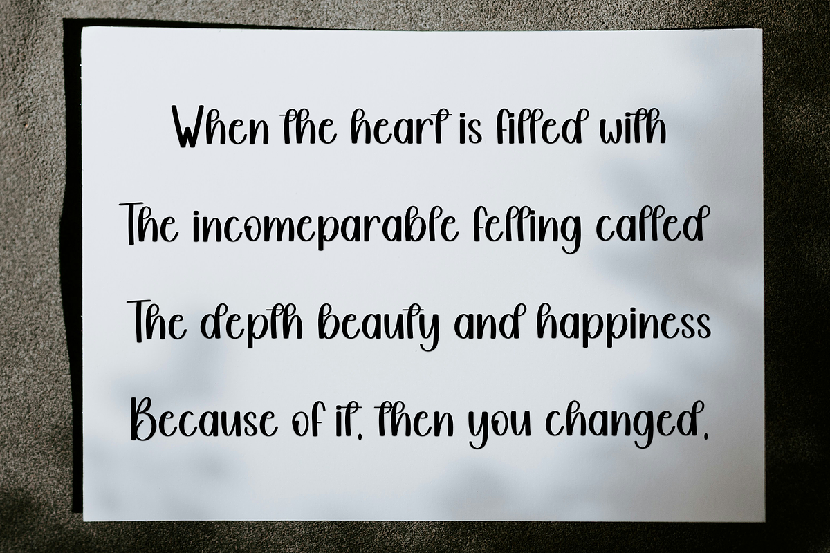 Angela Holiday, a Handwritten Font by InermediaSTUDIO (Photo 6 of 7)
