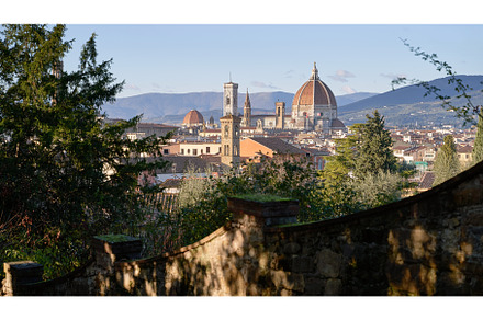 View of the old city of Florence, an Architecture Photo by Oleksandr Berezko