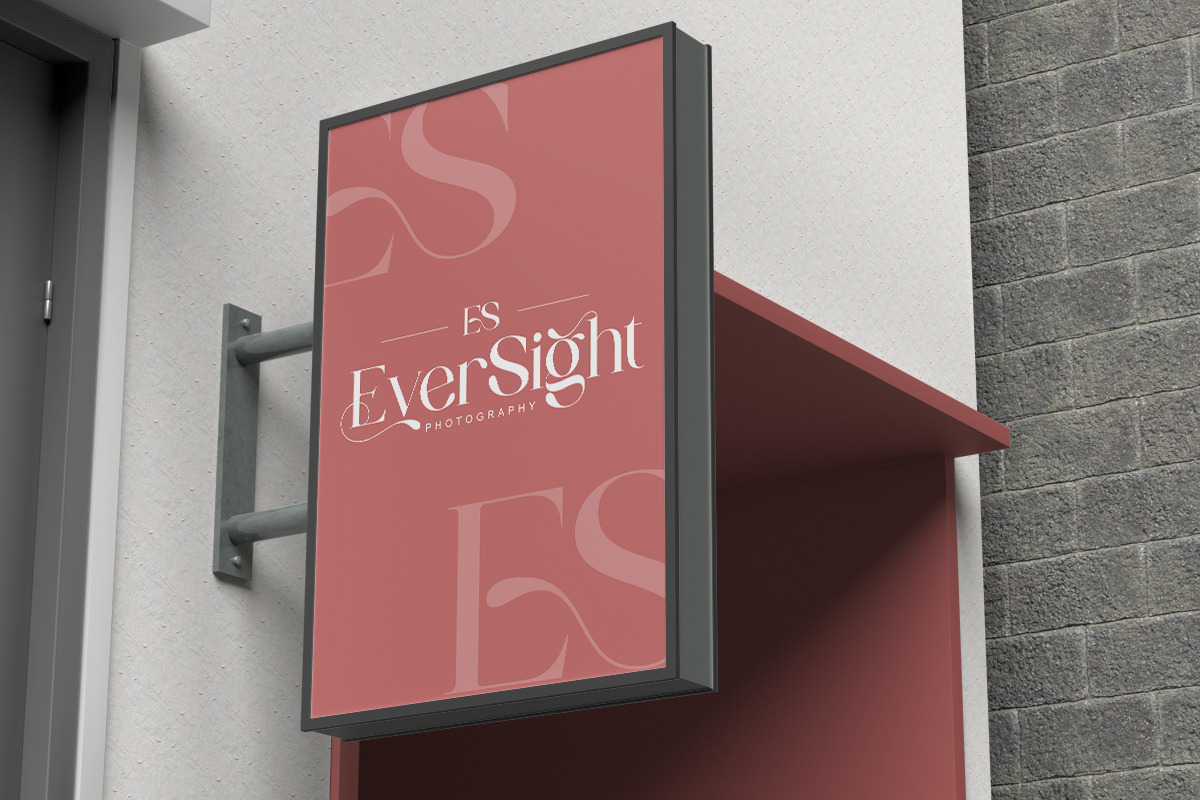Valencie - Modern Elegant Serif, a Serif Font by Qweera Studio (Photo 4 of 12)
