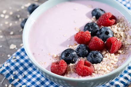 Healthy smoothie bowl with berries