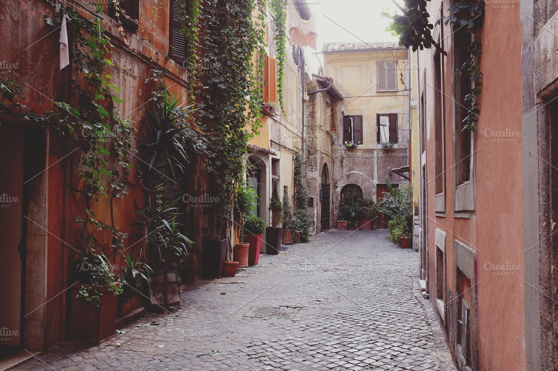 Quaint little area in Rome, an Architecture Photo by EnjoyLife