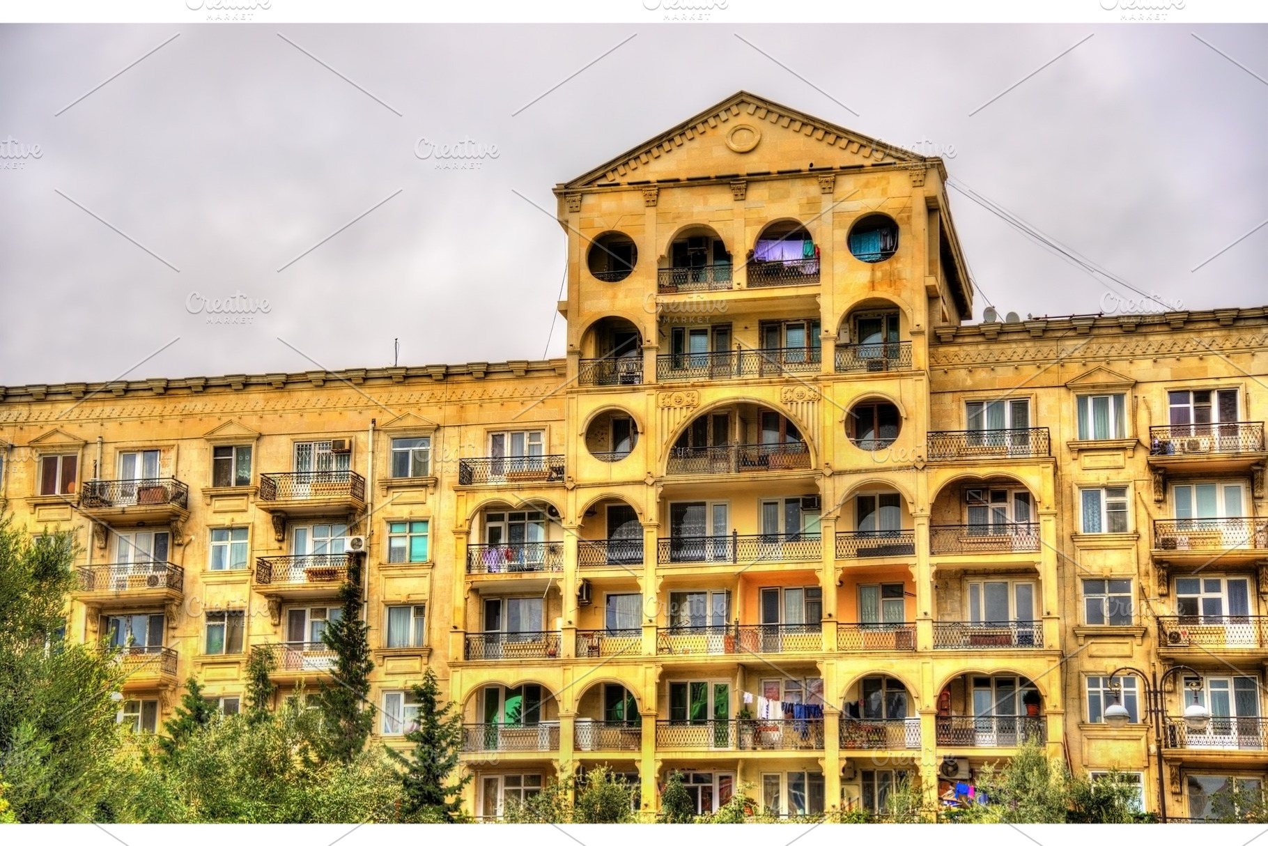 Residential building in the city centre of Baku, an Architecture Photo by Leonid Andronov