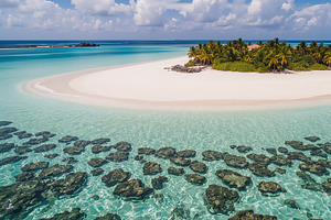 Tropical islet resting, an Illustration by wavebreak