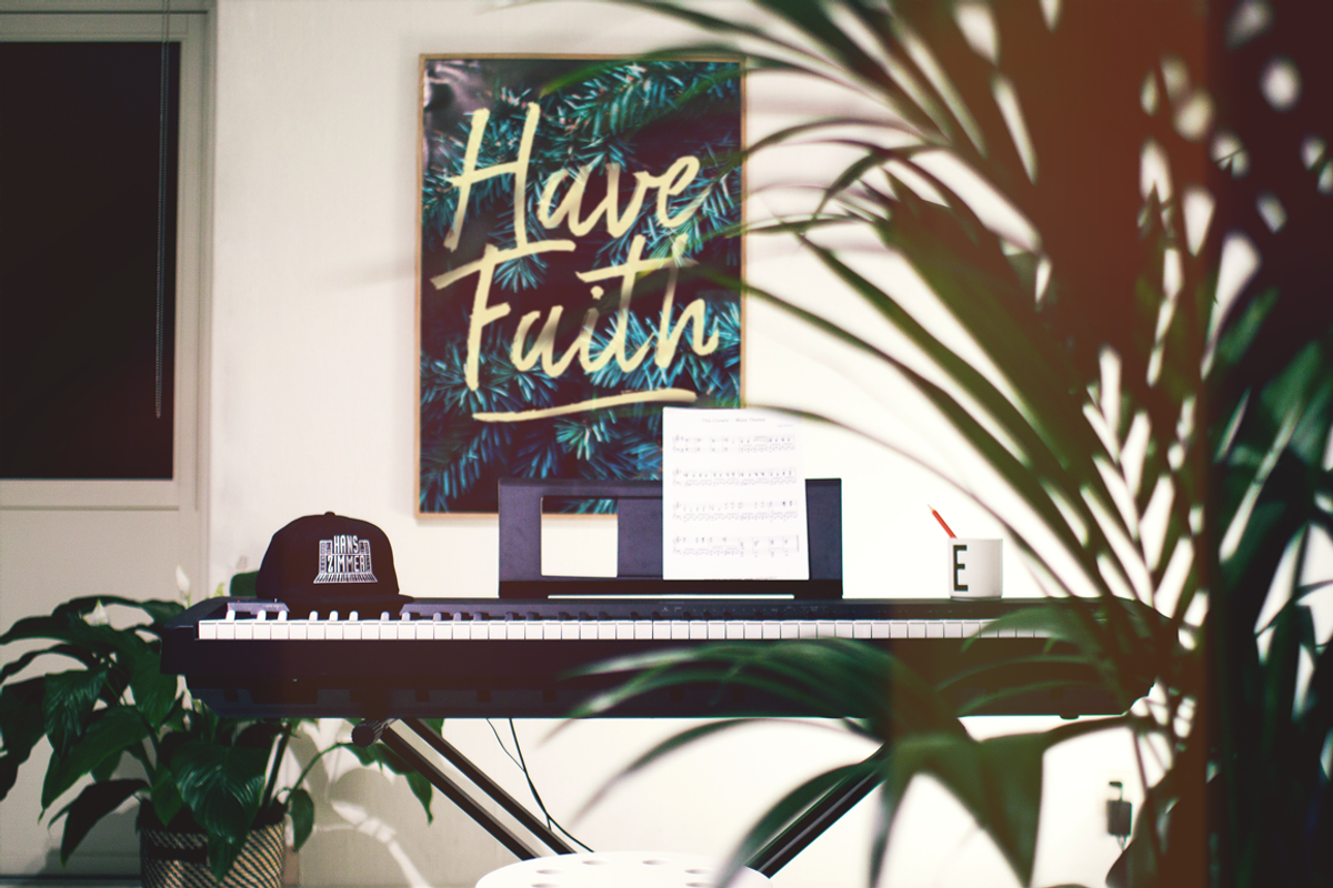 South Mind Font, a Script Font by Ayya Studio (Photo 9 of 11)