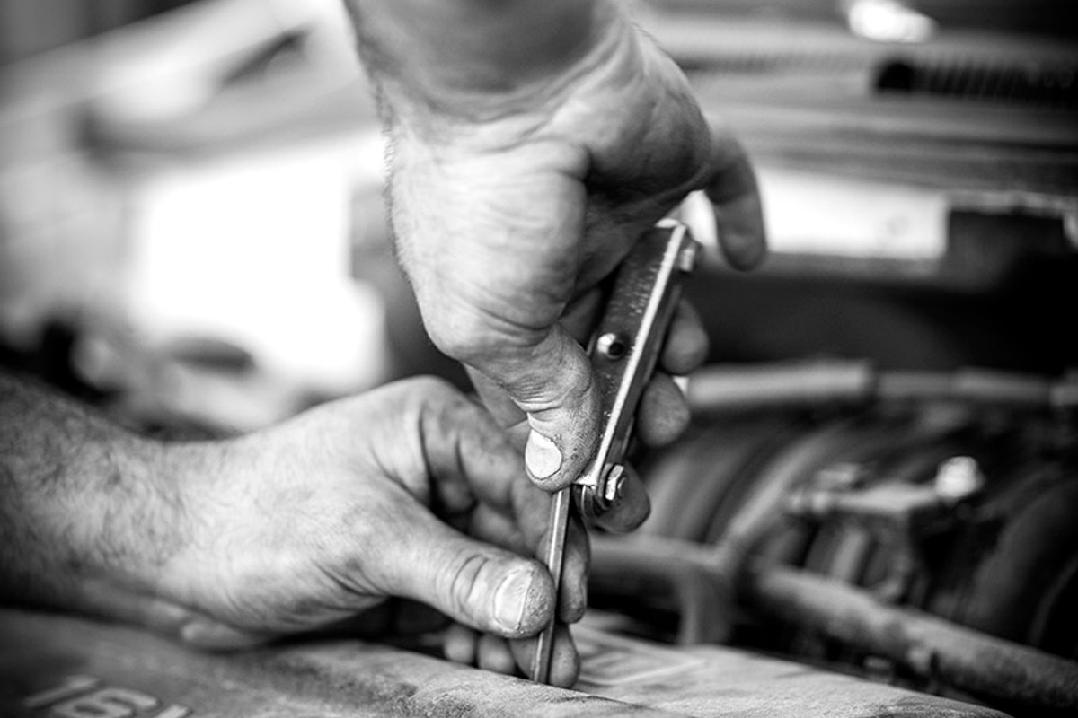 Men hands featuring cars, repair, and auto, an Industrial Photo by Mexico stock images (Photo 1 of 2)