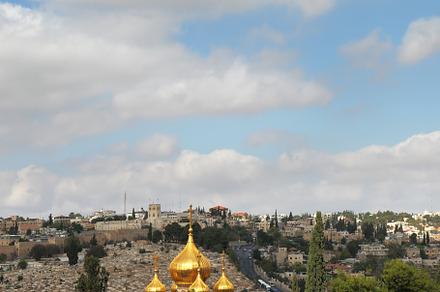 Golden dome of the church, a Photo by kavram