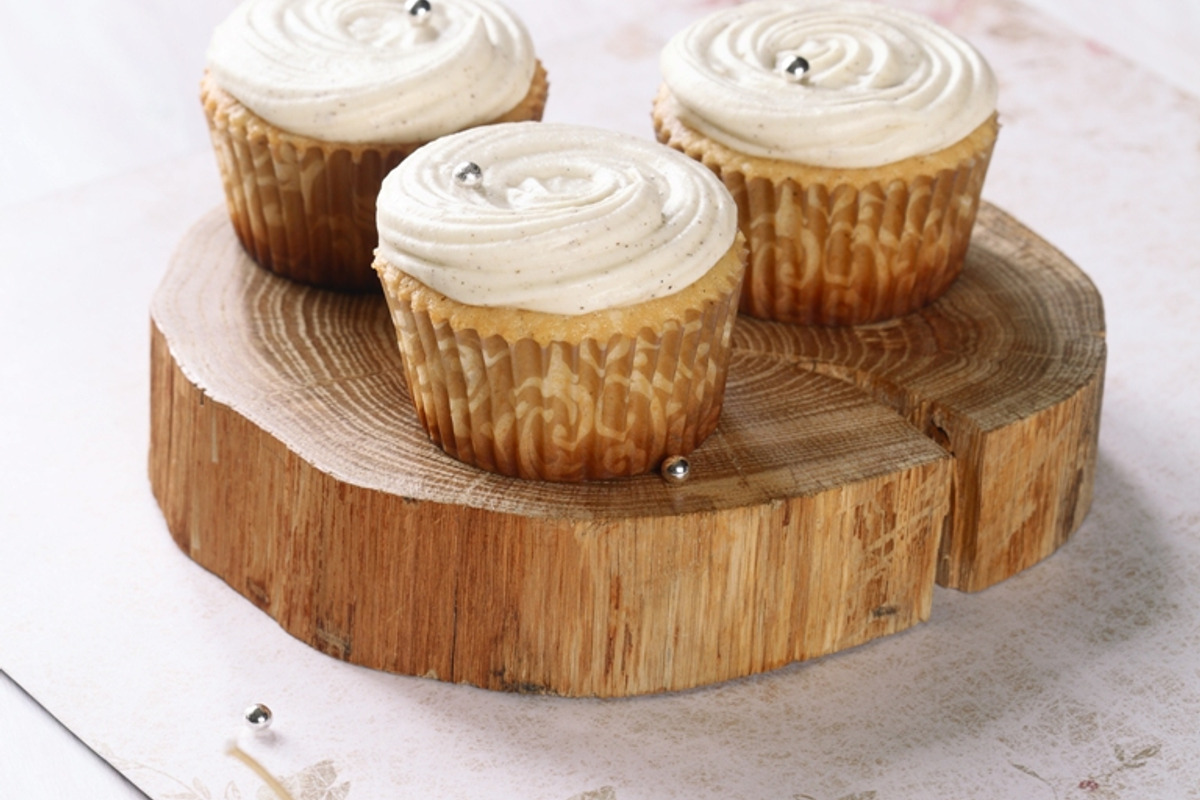 Vanilla cupcakes featuring vanilla, cupcake, and cake, a Food & Drink Photo by Miuda21 (Photo 1 of 2)