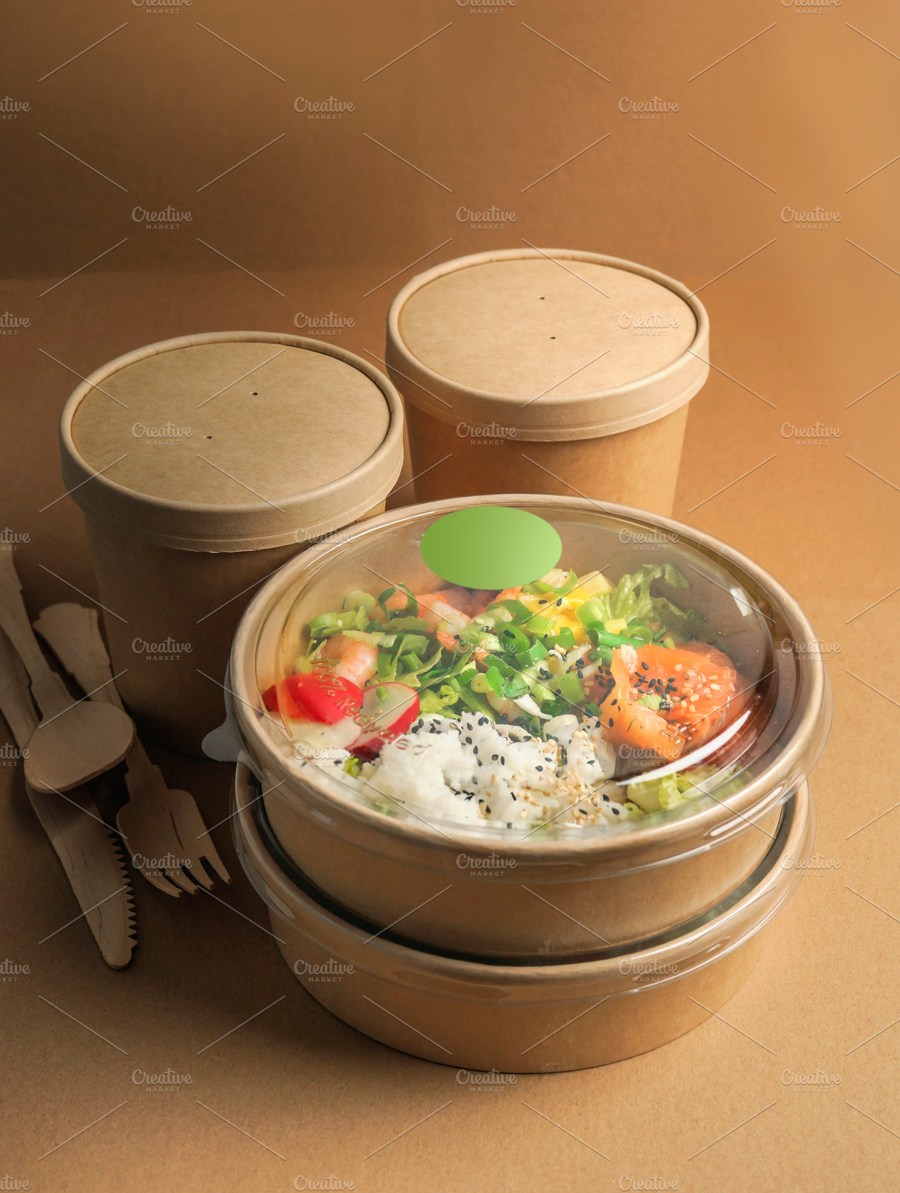 Sustainable food delivery packages, a Food & Drink Photo by VICUSCHKA